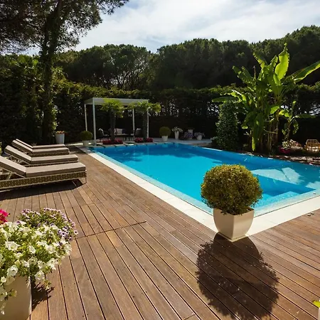Private Beach By Lake Drive & Villa Golem (Tirana)