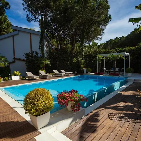 Villa Private Beach By Lake Drive & Golem (Tirana)