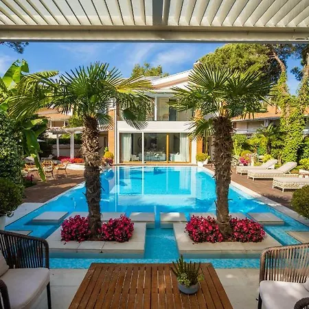 Private Beach By Lake Drive & Villa