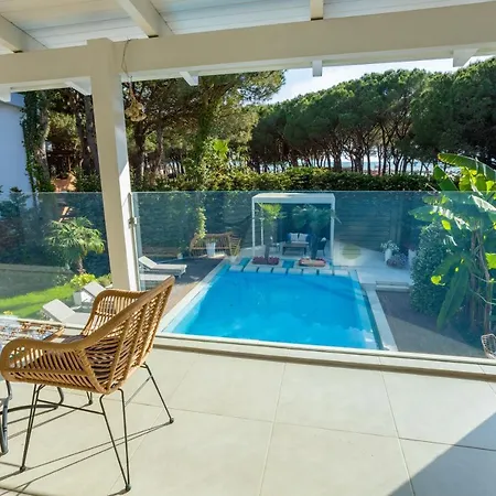 Villa Private Beach By Lake Drive & Golem (Tirana)