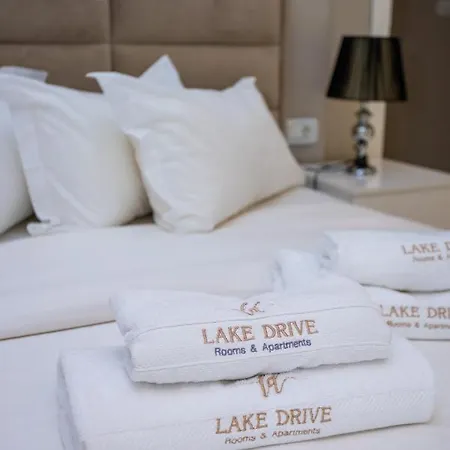 Villa Private Beach By Lake Drive & Golem (Tirana)